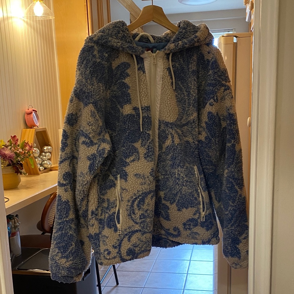 Urban Outfitters Blue and Cream Teddy Jacket